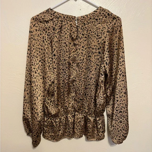 Eclair Abstract Animal Print Peplum Blouse Size Medium - Picture 8 of 8